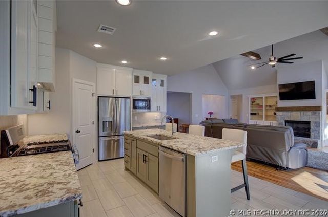 1820 E 45th Place, Sand Springs, OK 74063