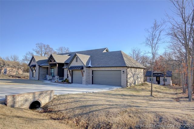 1820 E 45th Place, Sand Springs, OK 74063