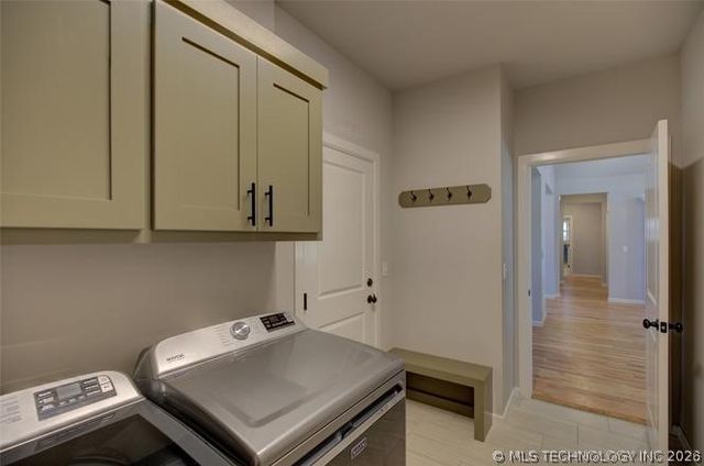 1820 E 45th Place, Sand Springs, OK 74063