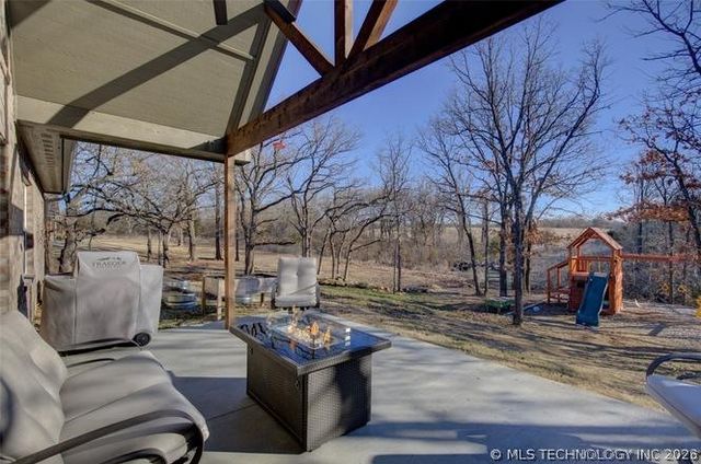 1820 E 45th Place, Sand Springs, OK 74063