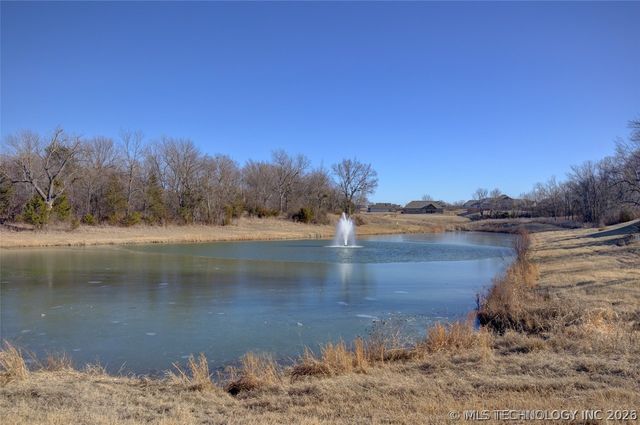 1820 E 45th Place, Sand Springs, OK 74063