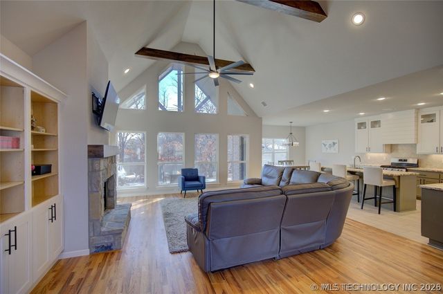 1820 E 45th Place, Sand Springs, OK 74063