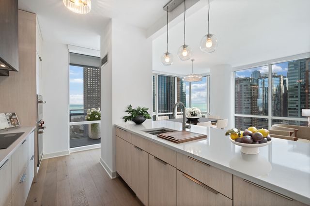 505 N MCCLURG Court 2103, Chicago, IL 60611