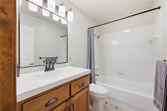 11935 W 70th Street, Shawnee, KS 66216