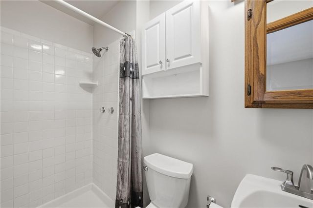 11935 W 70th Street, Shawnee, KS 66216