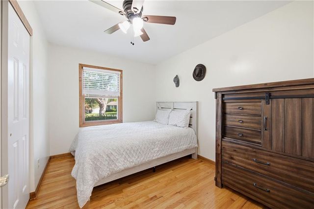 11935 W 70th Street, Shawnee, KS 66216