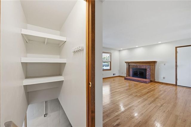 11935 W 70th Street, Shawnee, KS 66216