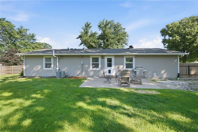 11935 W 70th Street, Shawnee, KS 66216