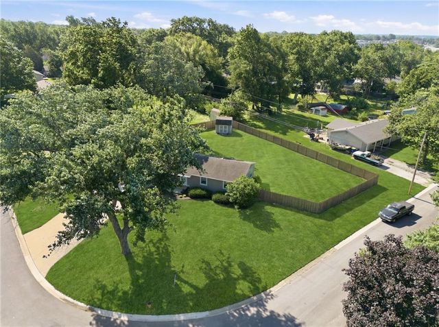 11935 W 70th Street, Shawnee, KS 66216