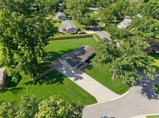 11935 W 70th Street, Shawnee, KS 66216