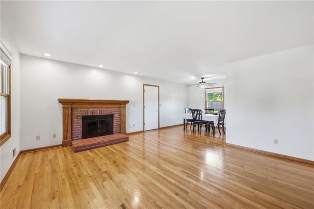 11935 W 70th Street, Shawnee, KS 66216