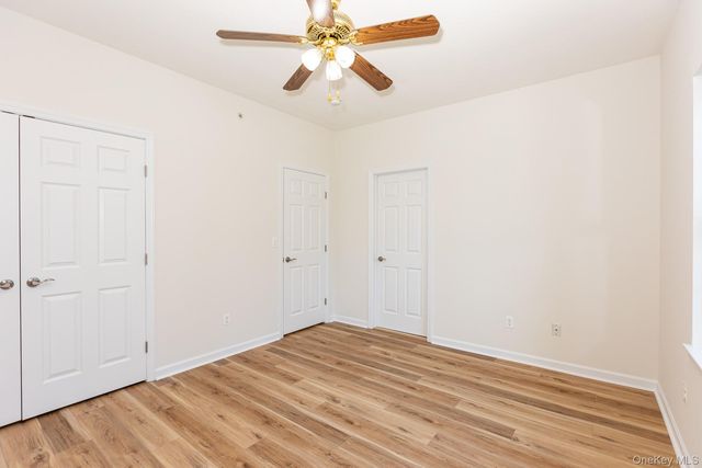 975 Main Street 18, Farmingdale, NY 11735