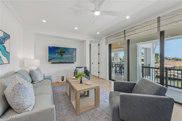 920 Iris CT, Marco Island, FL 34145