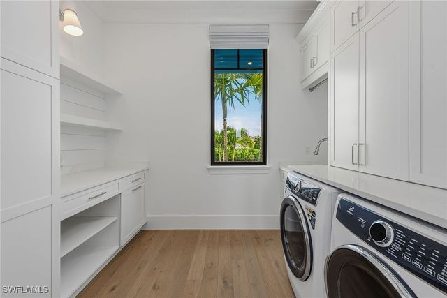 920 Iris CT, Marco Island, FL 34145