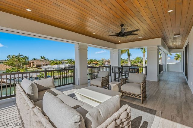 920 Iris CT, Marco Island, FL 34145