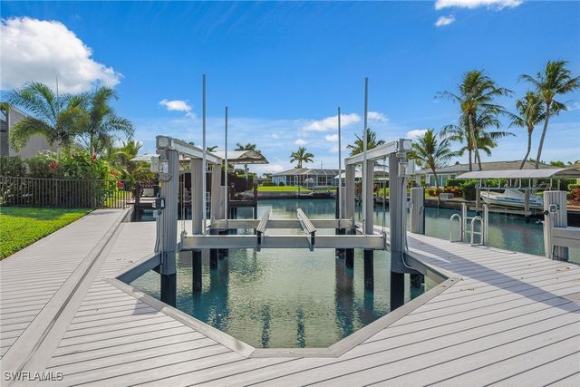 920 Iris CT, Marco Island, FL 34145