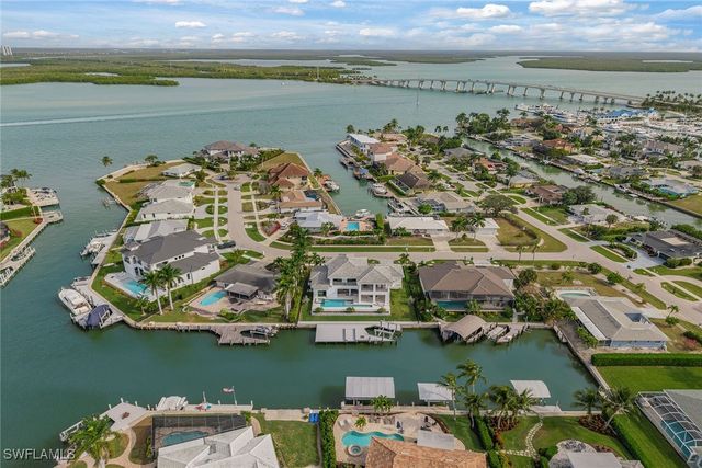 920 Iris CT, Marco Island, FL 34145