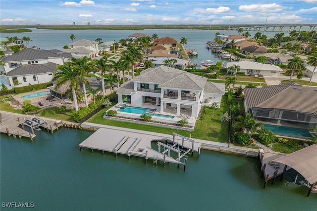 920 Iris CT, Marco Island, FL 34145