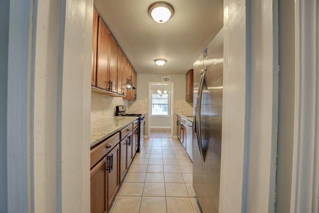 1403 WHITEWATER RD, Memphis, TN 38117