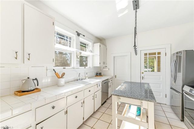 806 Granville Drive, Winston-salem, NC 27101