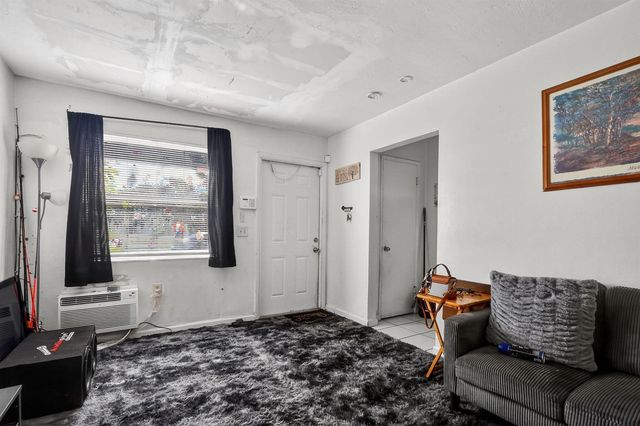 411 Columbus Parkway 1-5, Hollywood, FL 33021