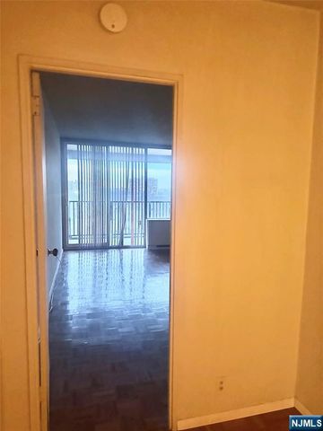 6 Horizon Road 1204, Fort Lee, NJ 07024