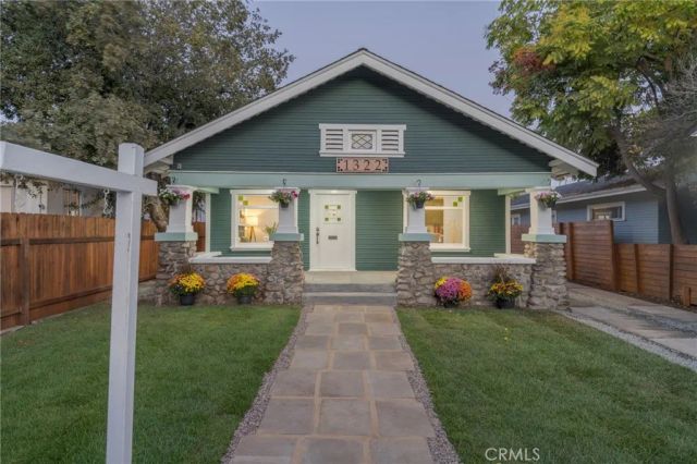 1322 N June Street, Los Angeles, CA 90028