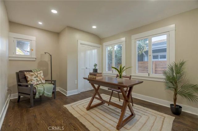 1322 N June Street, Los Angeles, CA 90028