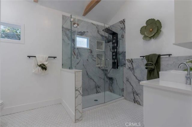 1322 N June Street, Los Angeles, CA 90028
