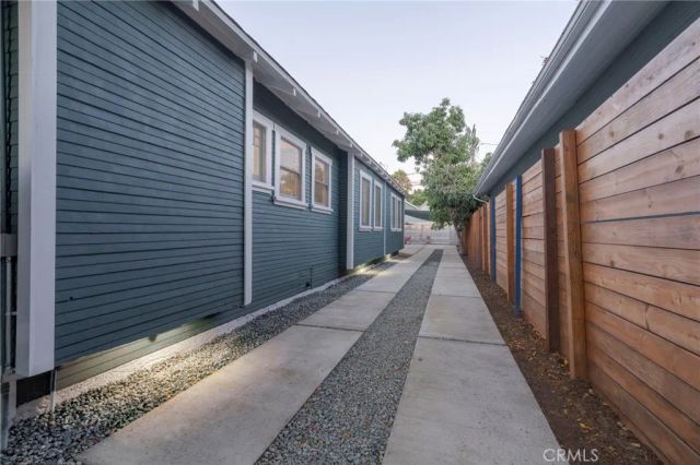 1322 N June Street, Los Angeles, CA 90028