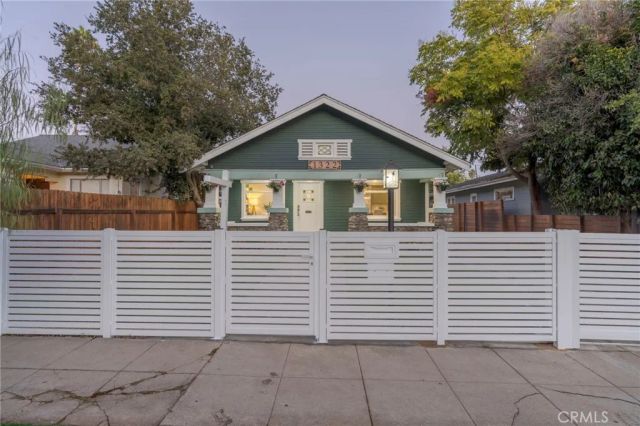 1322 N June Street, Los Angeles, CA 90028