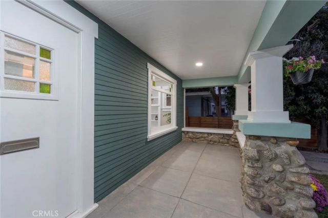 1322 N June Street, Los Angeles, CA 90028
