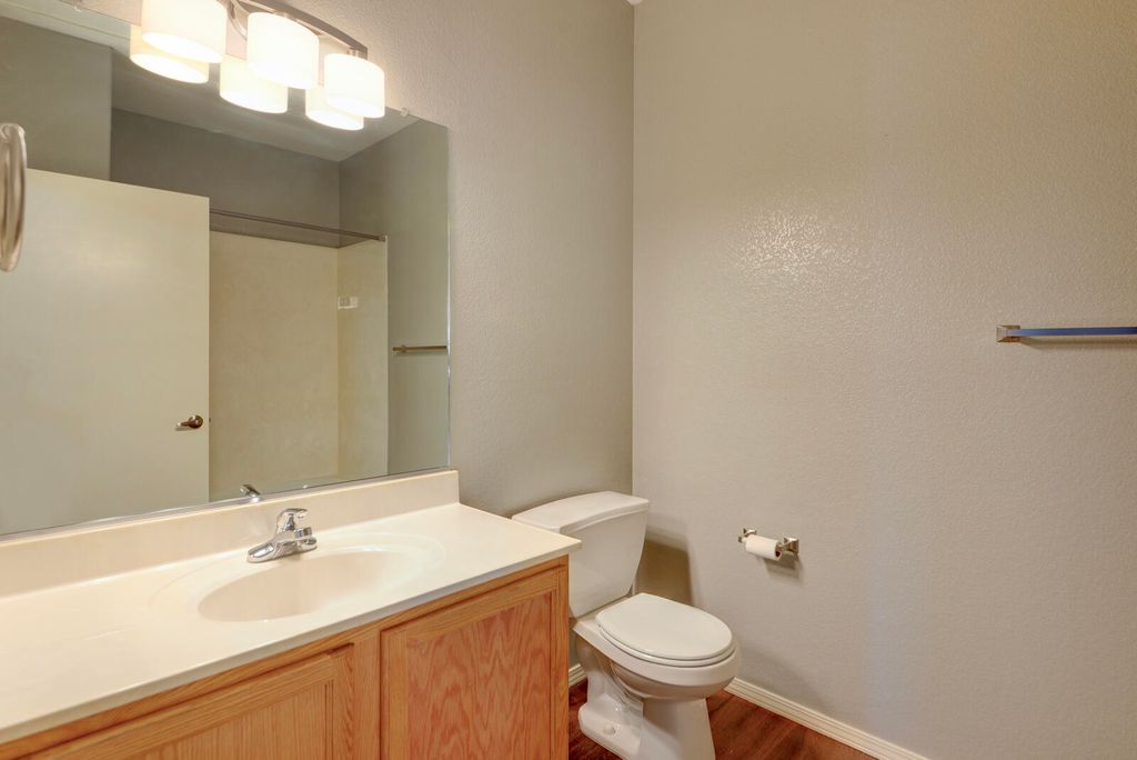 Image 12 of property listing at 6800 Vista Del Norte Road NE # 2027, Albuquerque, NM 87113