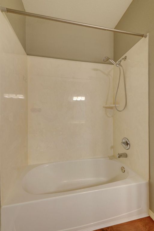 Image 13 of property listing at 6800 Vista Del Norte Road NE # 2027, Albuquerque, NM 87113