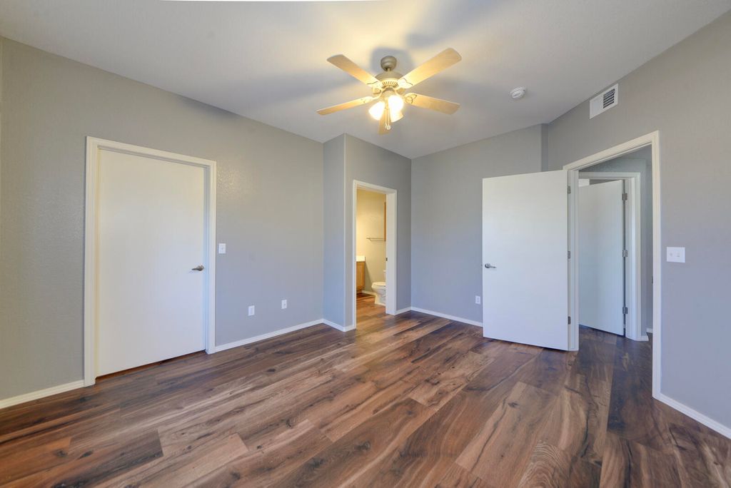 Image 17 of property listing at 6800 Vista Del Norte Road NE # 2027, Albuquerque, NM 87113