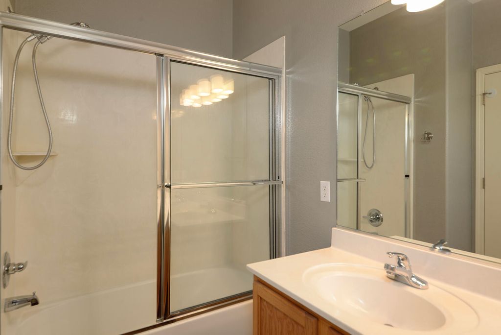 Image 19 of property listing at 6800 Vista Del Norte Road NE # 2027, Albuquerque, NM 87113