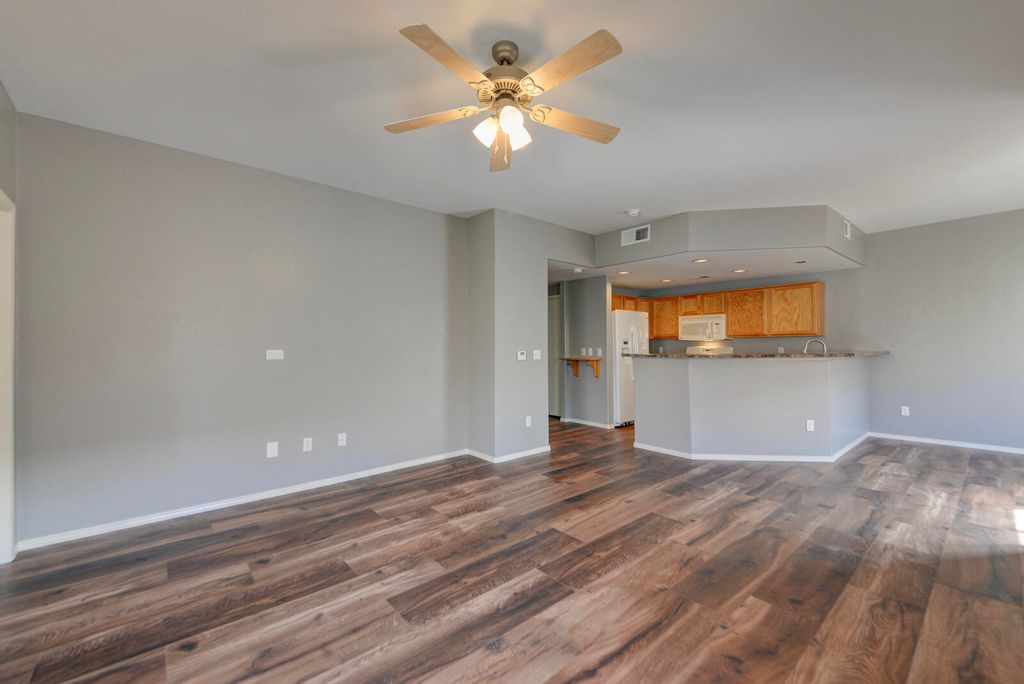 Image 2 of property listing at 6800 Vista Del Norte Road NE # 2027, Albuquerque, NM 87113