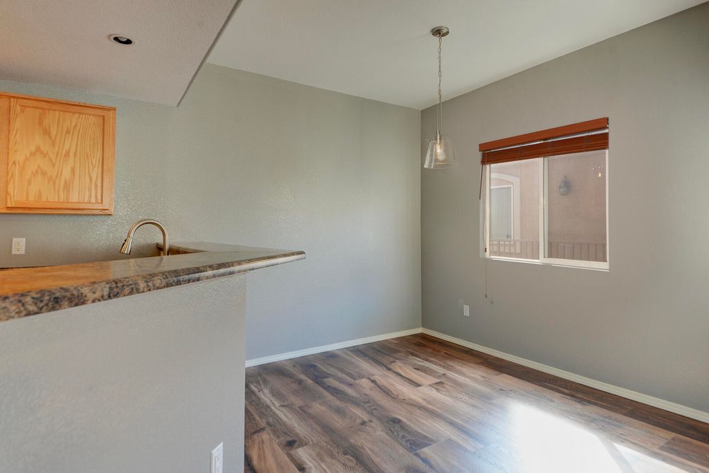 Image 7 of property listing at 6800 Vista Del Norte Road NE # 2027, Albuquerque, NM 87113