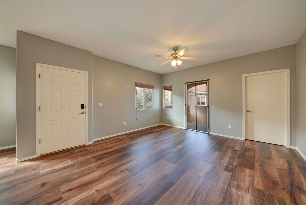 Image 9 of property listing at 6800 Vista Del Norte Road NE # 2027, Albuquerque, NM 87113