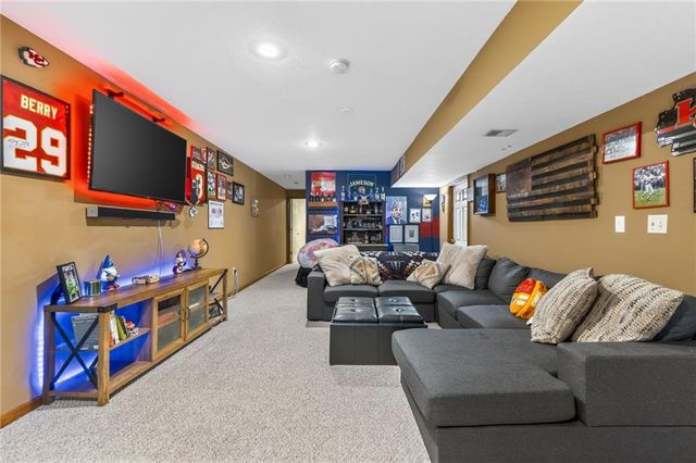 605 W South Street, Spring Hill, KS 66083