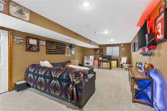 605 W South Street, Spring Hill, KS 66083