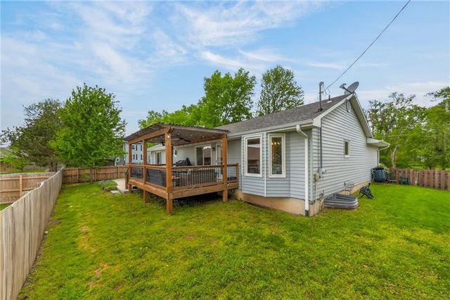 605 W South Street, Spring Hill, KS 66083