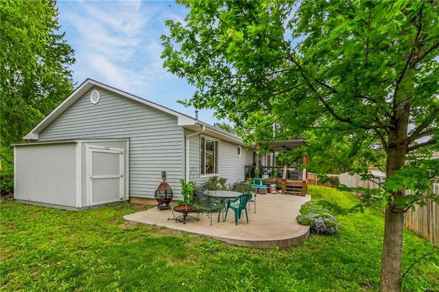 605 W South Street, Spring Hill, KS 66083