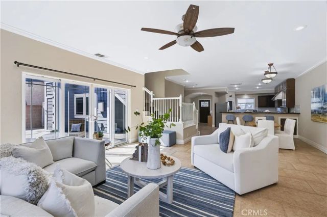 3482 Iroquois Avenue, Long Beach, CA 90808