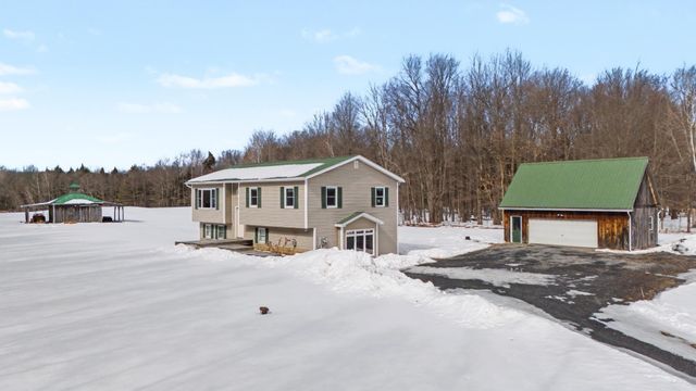 1908 Plains Road, Georgia, VT 05468