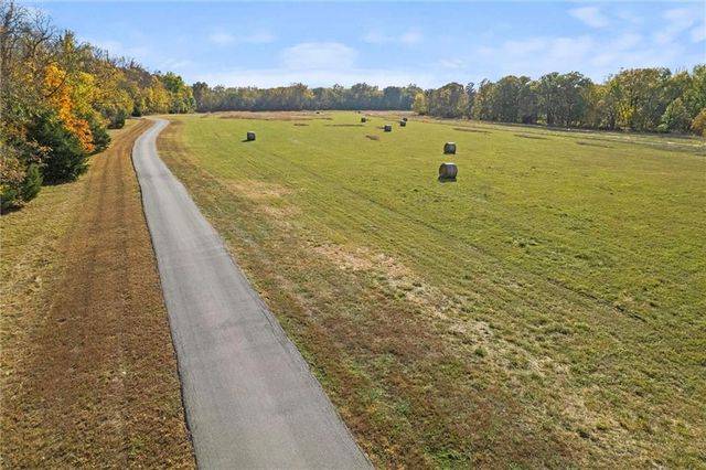 33345 West 95th Street, De Soto, KS 66018