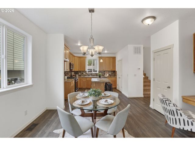 17326 Sw EIRWEN St, Beaverton, OR 97003