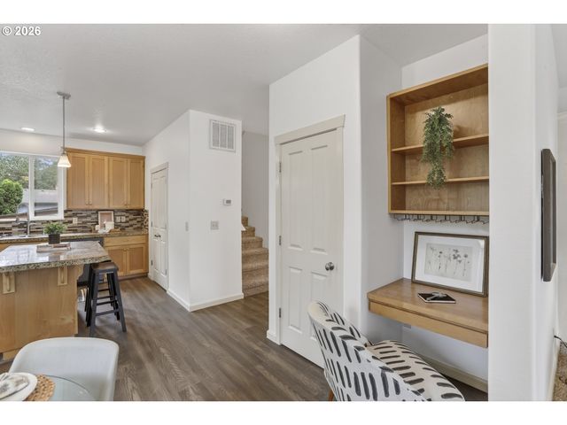 17326 Sw EIRWEN St, Beaverton, OR 97003