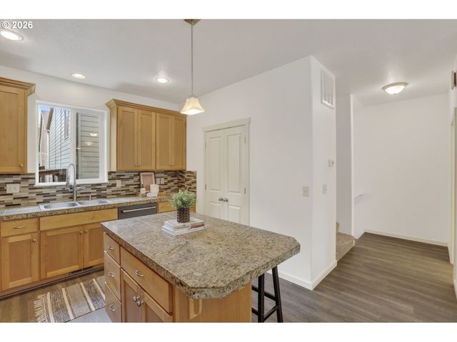 17326 Sw EIRWEN St, Beaverton, OR 97003