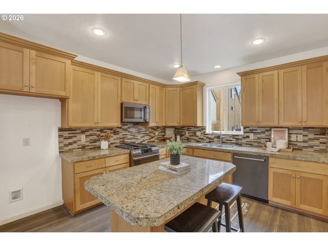 17326 Sw EIRWEN St, Beaverton, OR 97003